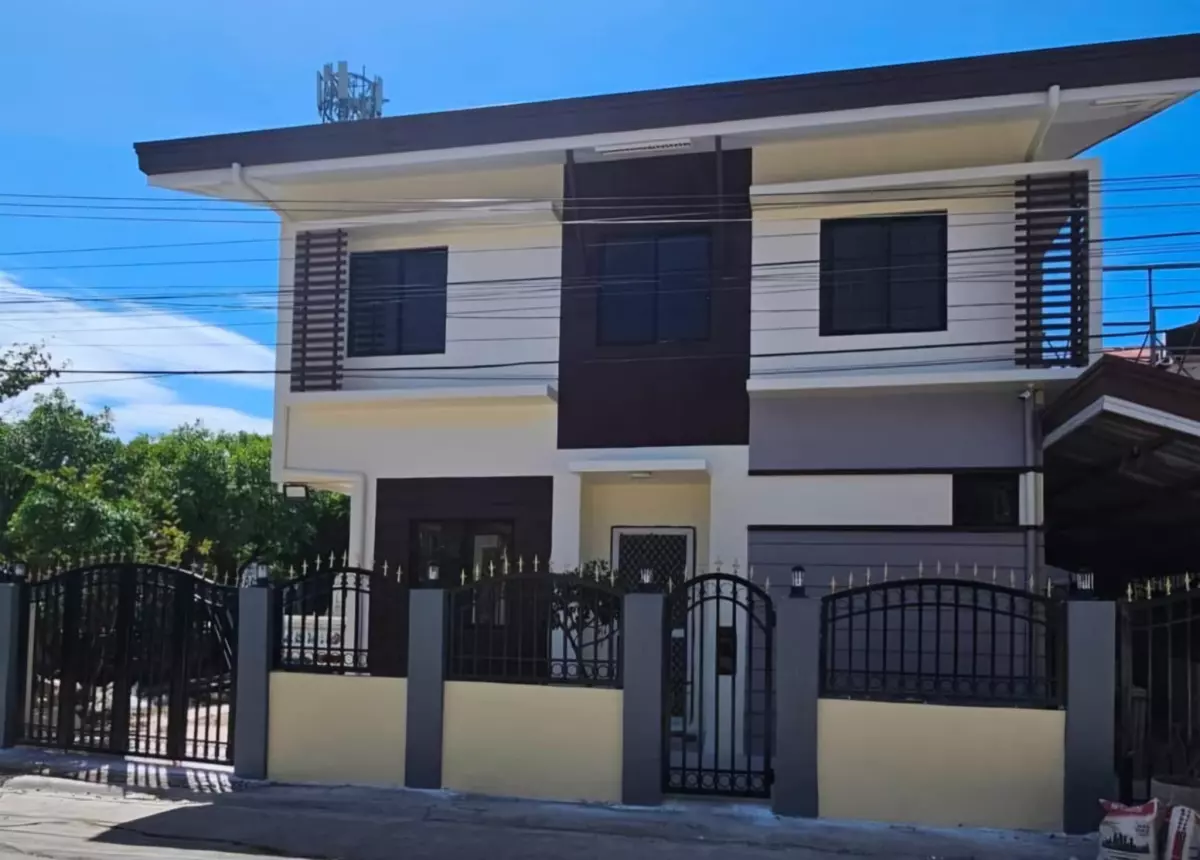 House and Lot near Ateneo de Cebu for Sale! — House and Lot in H Abellana, Mandaue City, Cebu — Photo 2