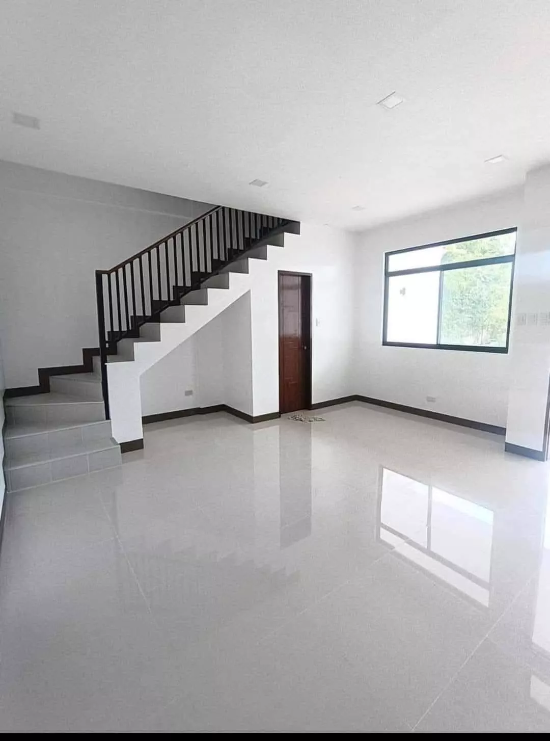 4BR HOUSE Near Ateneo Mandaue — House and Lot in Cebu, Philippines — Photo 2