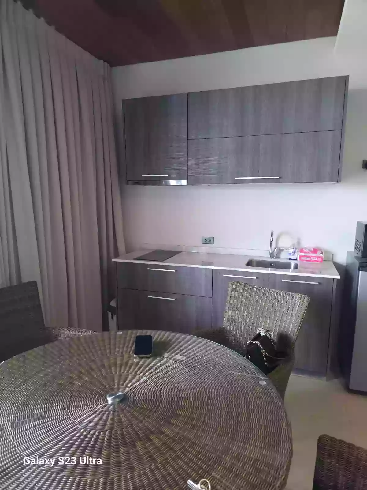 STUDIO UNIT FOR SALE FULLY FURNISHED IN THE REEF RESIDENCES — Studio in Lapu-Lapu City, Philippines — Photo 4
