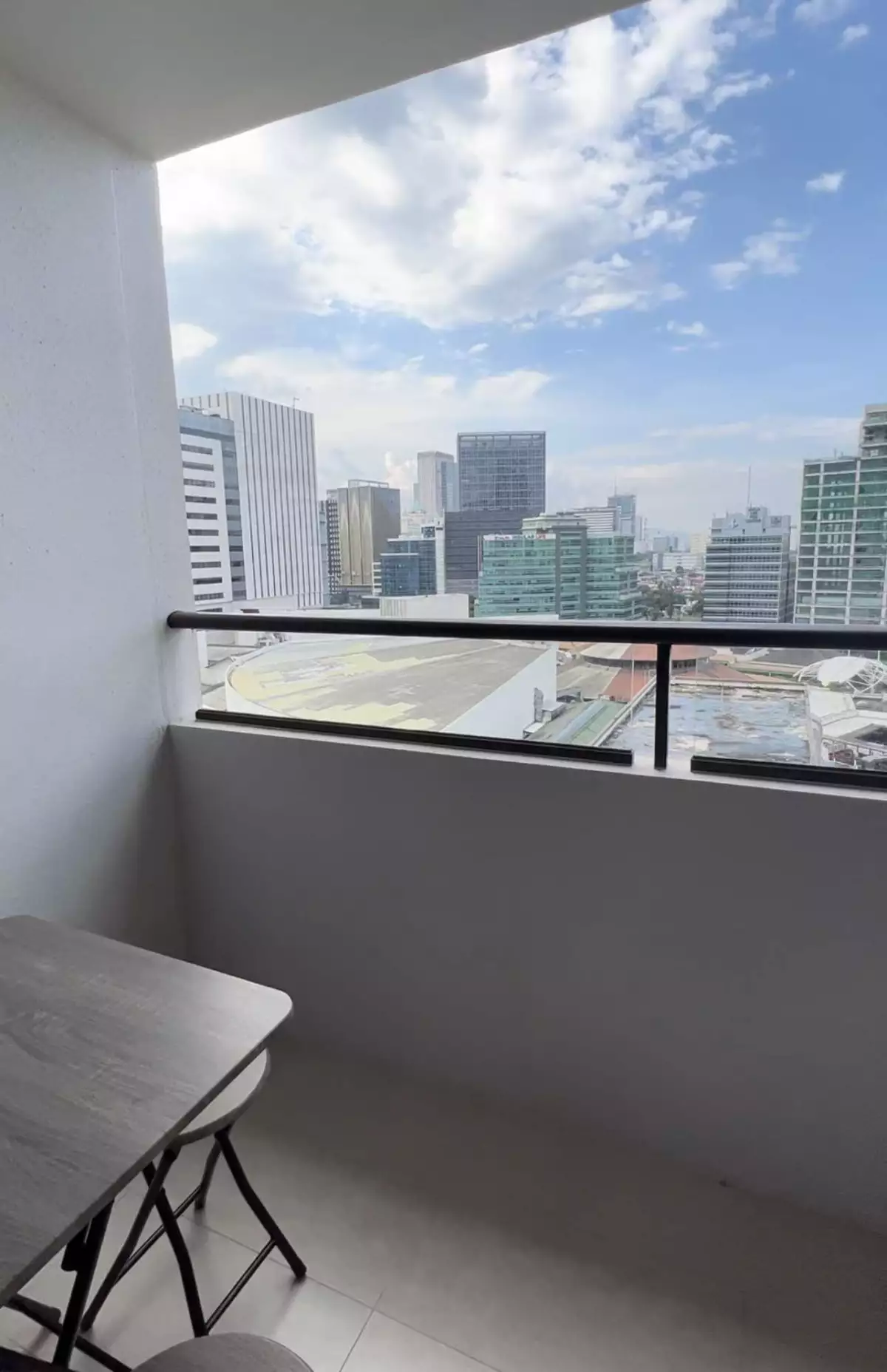 Open photo 13 of 13 — One Bedroom Condominium For Rent At The Alcoves Ayala Cebu