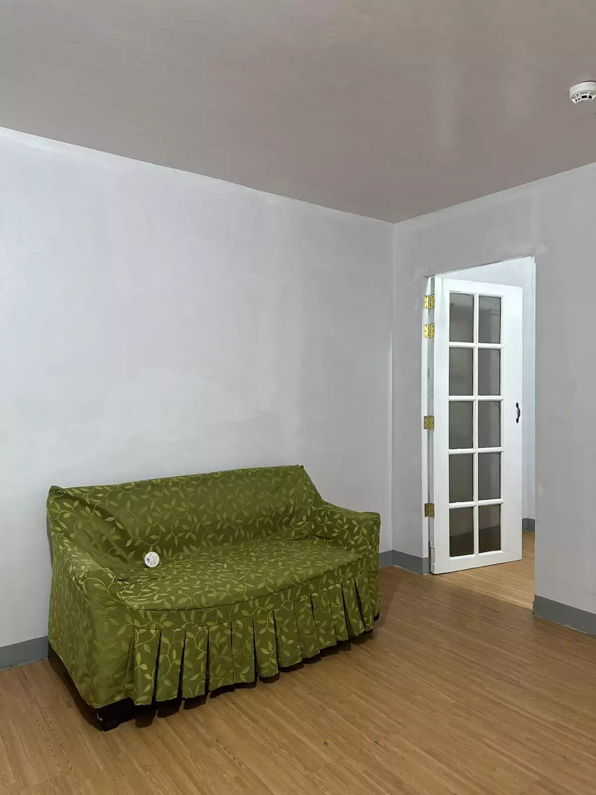 FOR RENT: SEMI FURNISHED 1 BEDROOM UNIT — 1 Bedroom in Naya Road, Cebu City, Central Visayas — Photo 2