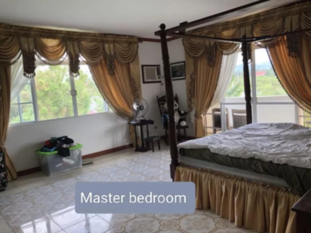 HOUSE AND LOT FOR SALE! WITH SWIMMING POOL