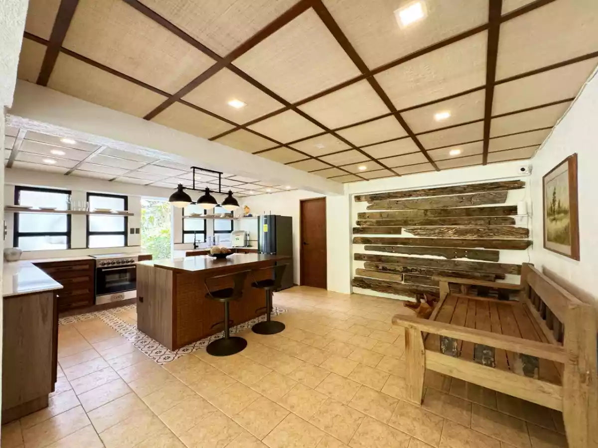 Open photo 12 of 20 — Elegant Modern Industrial Home For Sale  in Tagaytay City