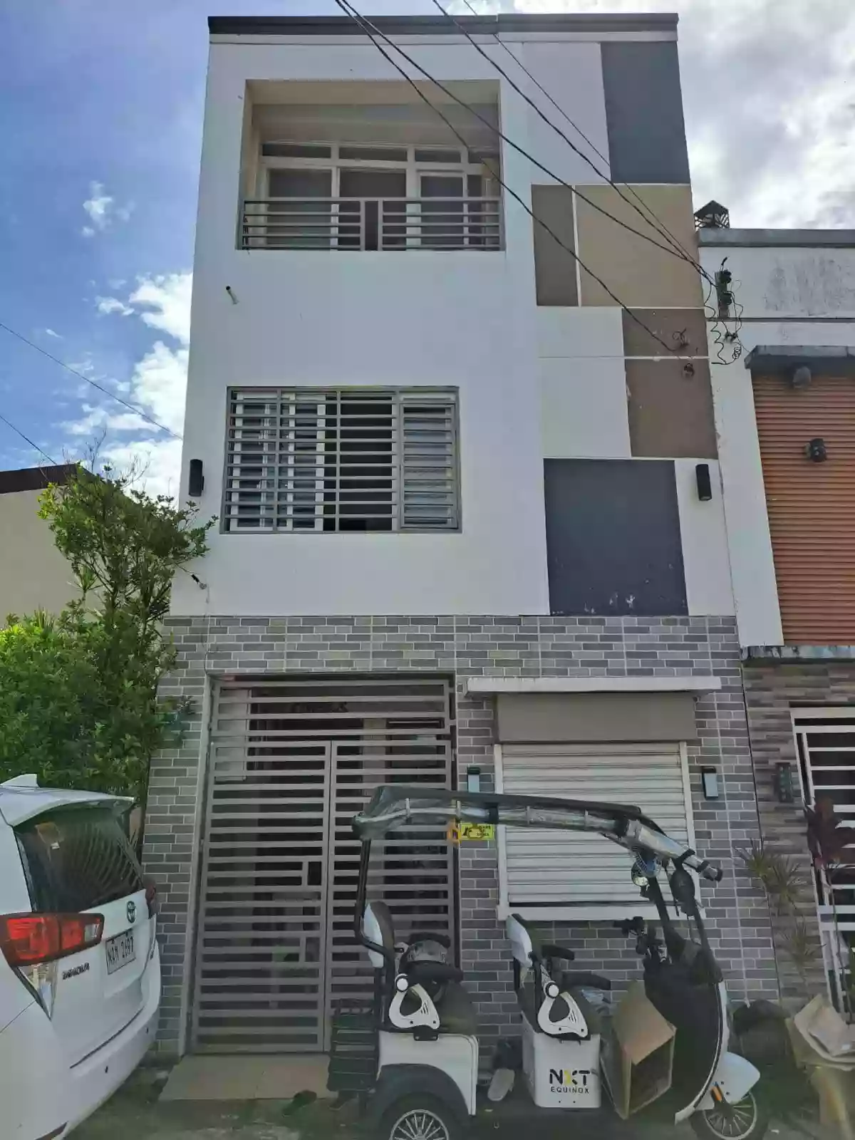House and Lot For sale at Grandvale 1