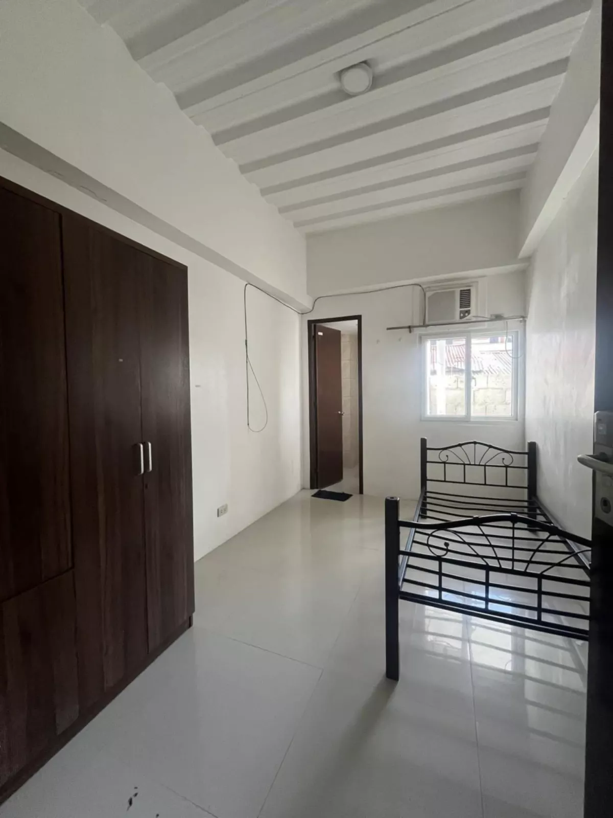 Apartment Building For Sale — Building in Rosello Road, Cebu City, Cebu — Photo 3