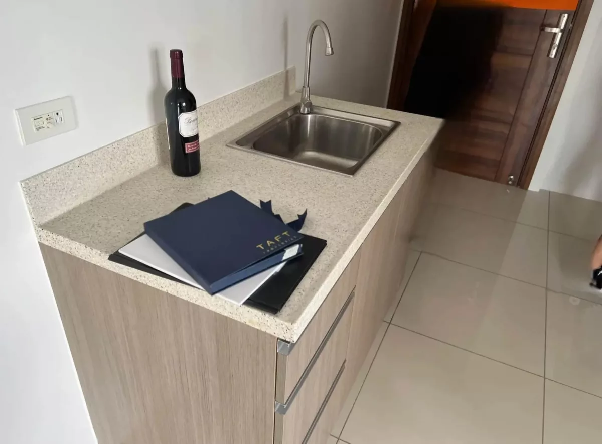 1Br with Balcony Cheapest Horizons 101 SAVE 5M — 1 Bedroom in Cogon Ramos, Cebu City, Cebu — Photo 4