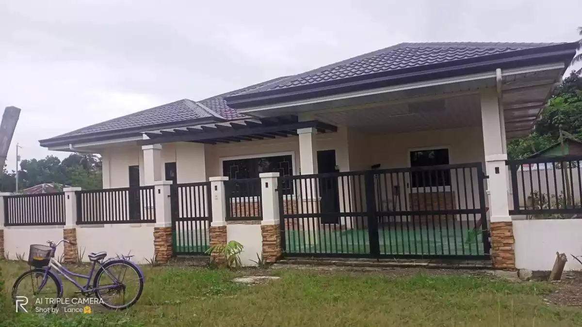 SINGLE DETACHED BUNGALOW HOUSE AND LOT FOR SALE IN LEYTE — House and Lot in Palompon, Leyte, Philippines — Photo 2