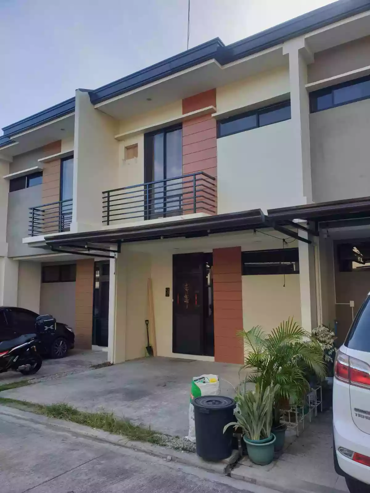 Guada plains townhouse — Townhouse in Maria Theresa Subdivision II Road, Cebu City, Cebu — Photo 2