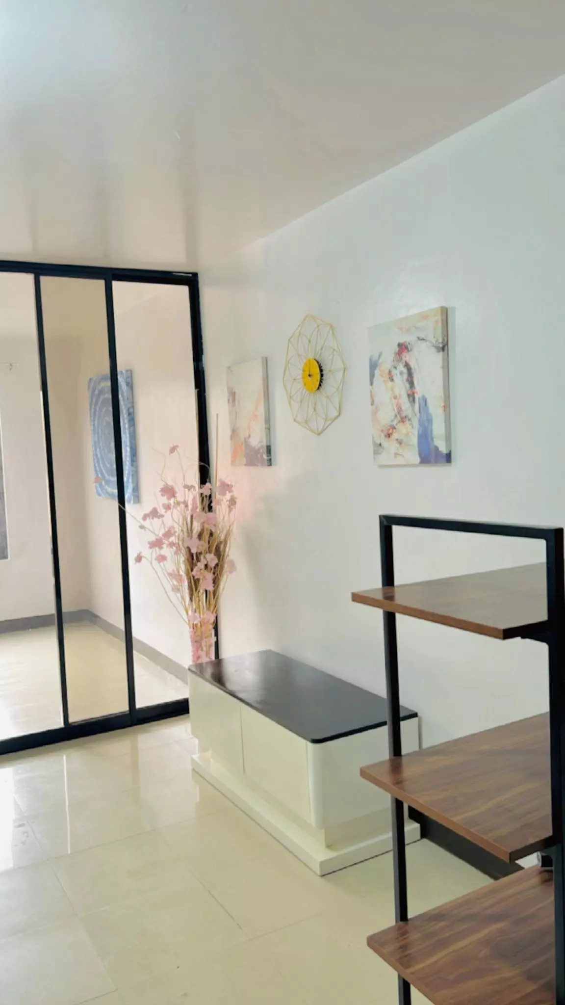 SEMI FURNISHED 1 BEDROOM CONDO UNIT WITH BALCONY FOR ASSUME — 1 Bedroom in Naya Road, Cebu City, Central Visayas — Photo 3