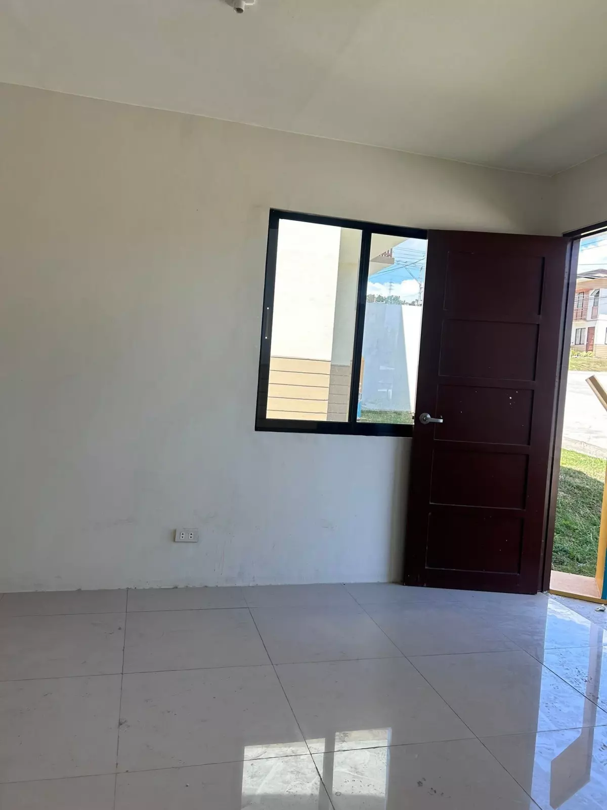 For Assume! Affordable Townhouse in Casa Mira South Naga — Townhouse in San Fernando, Cebu, Philippines — Photo 7