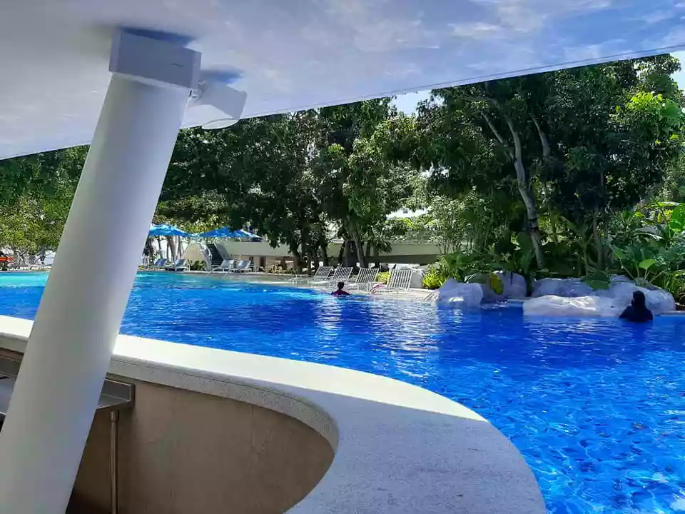 Open photo 16 of 23 — 2 Br Corner with Balcony 20th Floor Condominium Tambuli For Sale