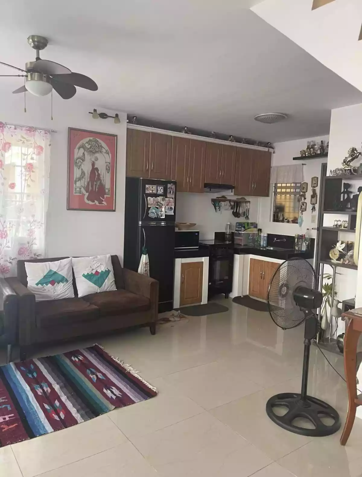 RUSH FOR SALE HOUSE & LOT, BIRTHING CLINIC, 2 GOLDEN HAVEN MEMORIAL LOTS AND STRADA MODEL 2012 — House and Lot in de Julio Street, Minglanilla, Cebu — Photo 7