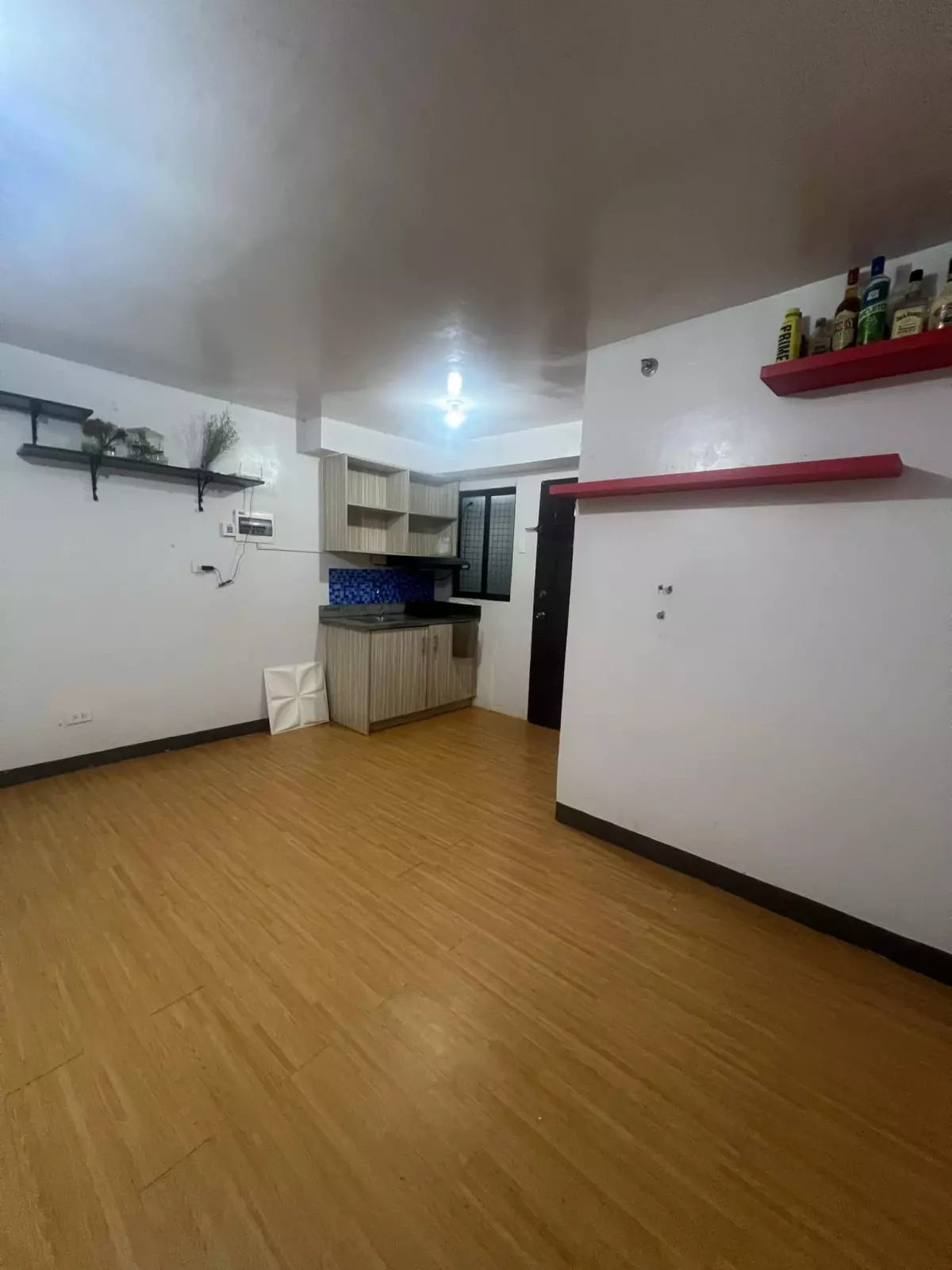 FOR RENT 2 BEDROOM CONDO UNIT WITH BALCONY — 2 Bedrooms in Naya Road, Cebu City, Central Visayas — Photo 4