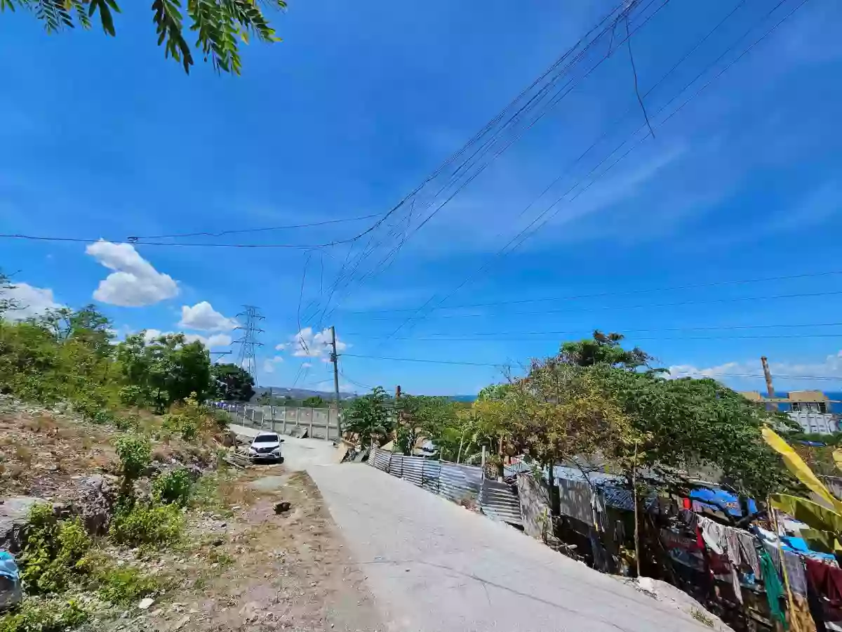 OVERLOOKING LOT ONLY FOR SALE IN COLON NAGA, CEBU — Residential Lot in Cebu South Road, City of Naga, Cebu — Photo 2