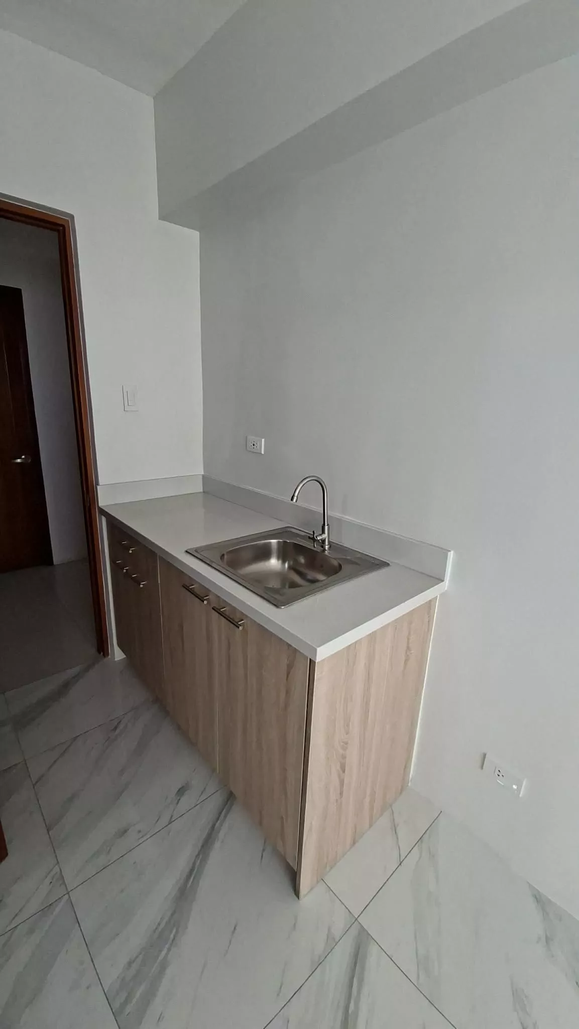 For ASSUME Ready for Occupancy Studio with Parking — Studio in Cebu City, Cebu — Photo 3