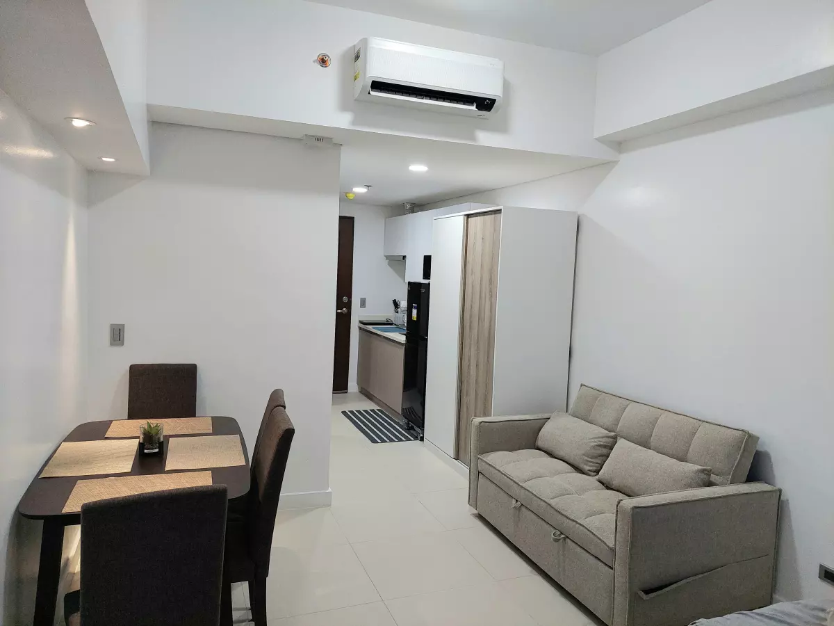 38 Park Avenue at Cebu IT Park Studio with Parking — Studio in Apas, Cebu City, Cebu — Photo 4