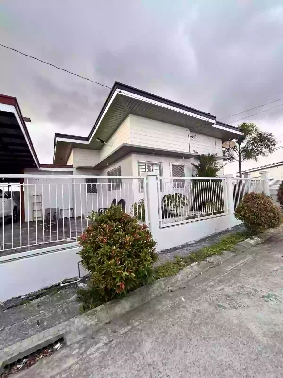 Prime Lot with Bungalow Unit for Sale! — House and Lot — Photo 5