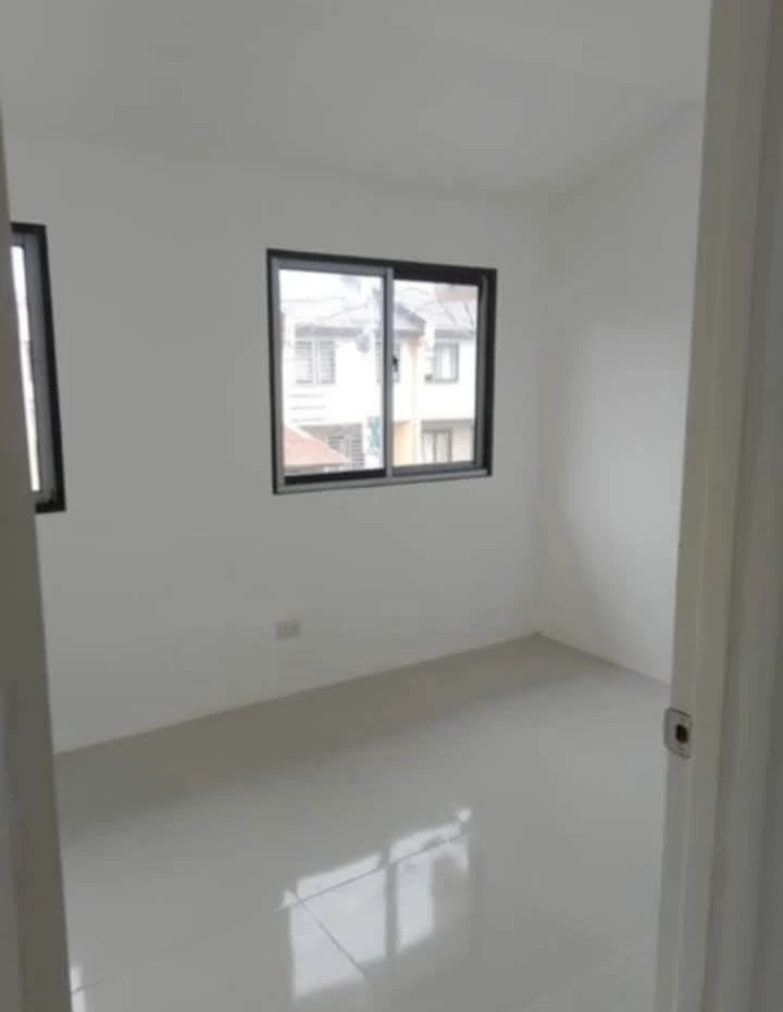 House and Lot for at Grandvale 3 — Townhouse in San Felipe, Camarines Sur, Philippines — Photo 6