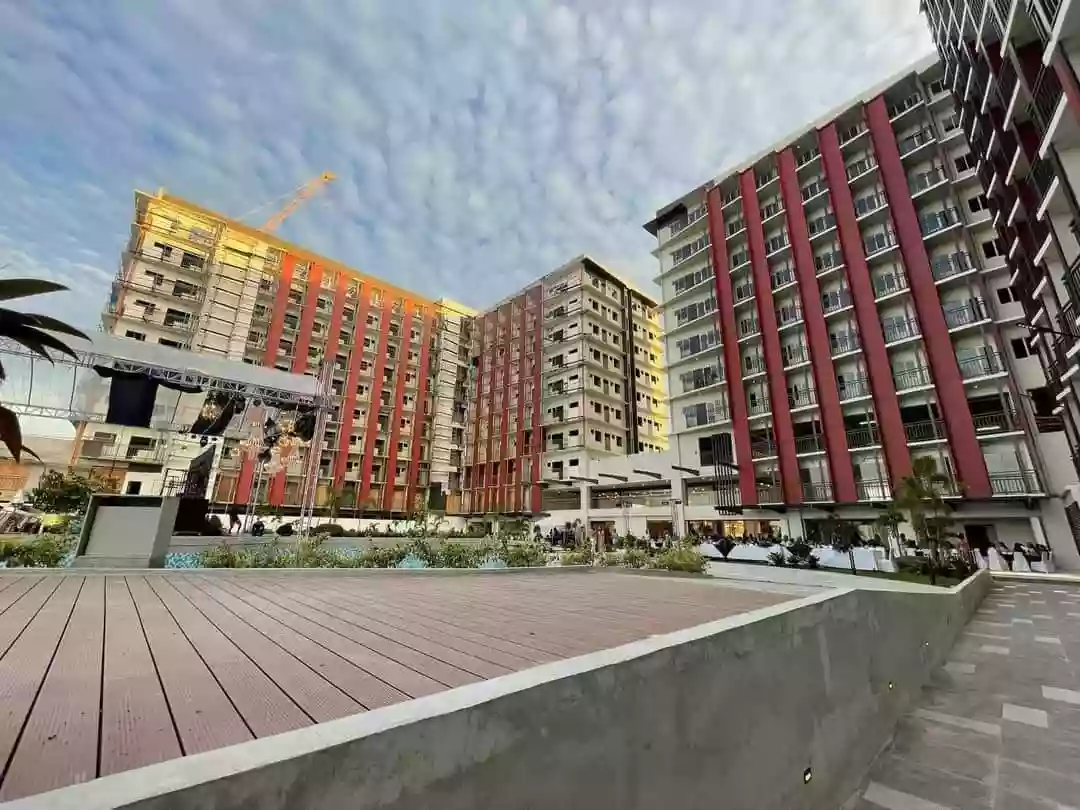 For Assume One BR Condo with Parking Included at Primeworld District Mactan — 1 Bedroom in Lapu Lapu City, Cebu — Photo 2