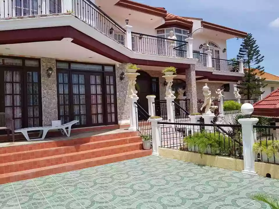 Spacious house with 10 Bedrooms in Talisay City Cebu
