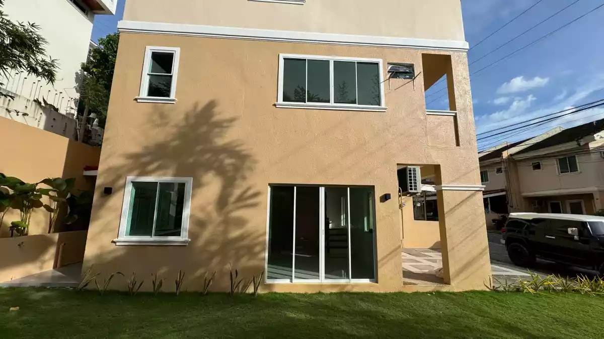 Open photo 11 of 15 —  Duplex House For Sale in Hacienda Salinas