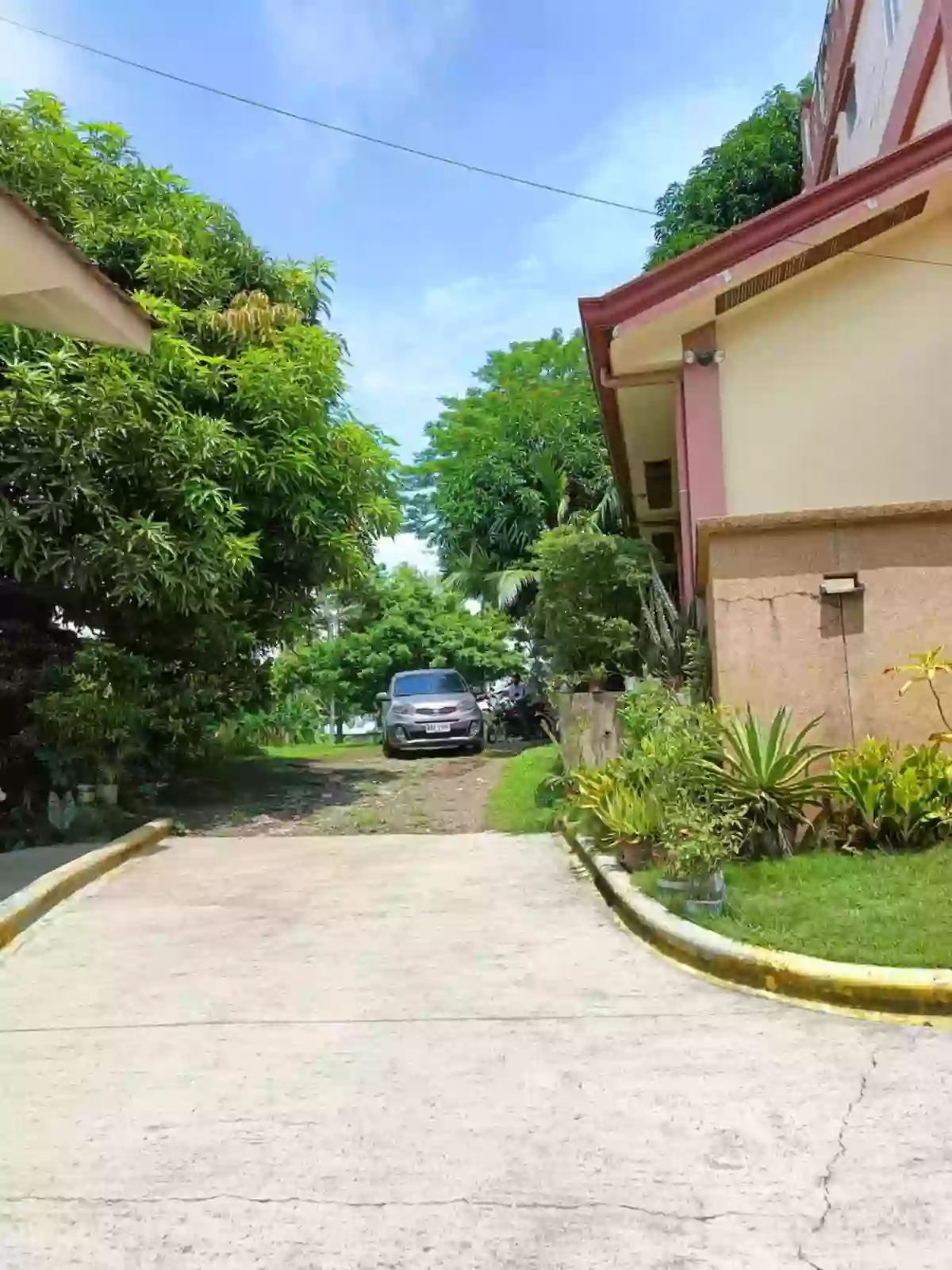 Open photo 15 of 33 — 3 STOREY BUILDING WITH ROOF TOP AND  5 APARTMENT UNITS FOR SALE