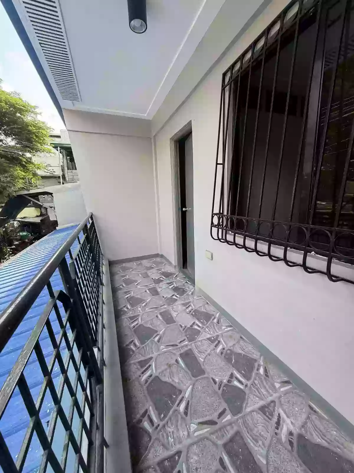 APARTMENT BUILDING — Building in Antipolo City, Rizal, Philippines — Photo 5