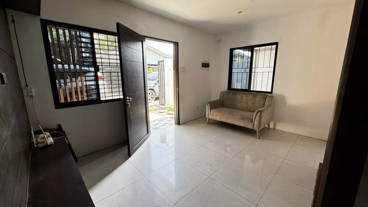 HOUSE & LOT FOR SALE