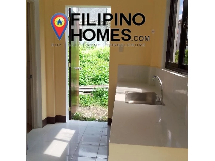 RUSH DUPLEX TYPE FOR SALE WITH SOLAR — House and Lot in Iriga City, Camarines Sur, Philippines — Photo 4