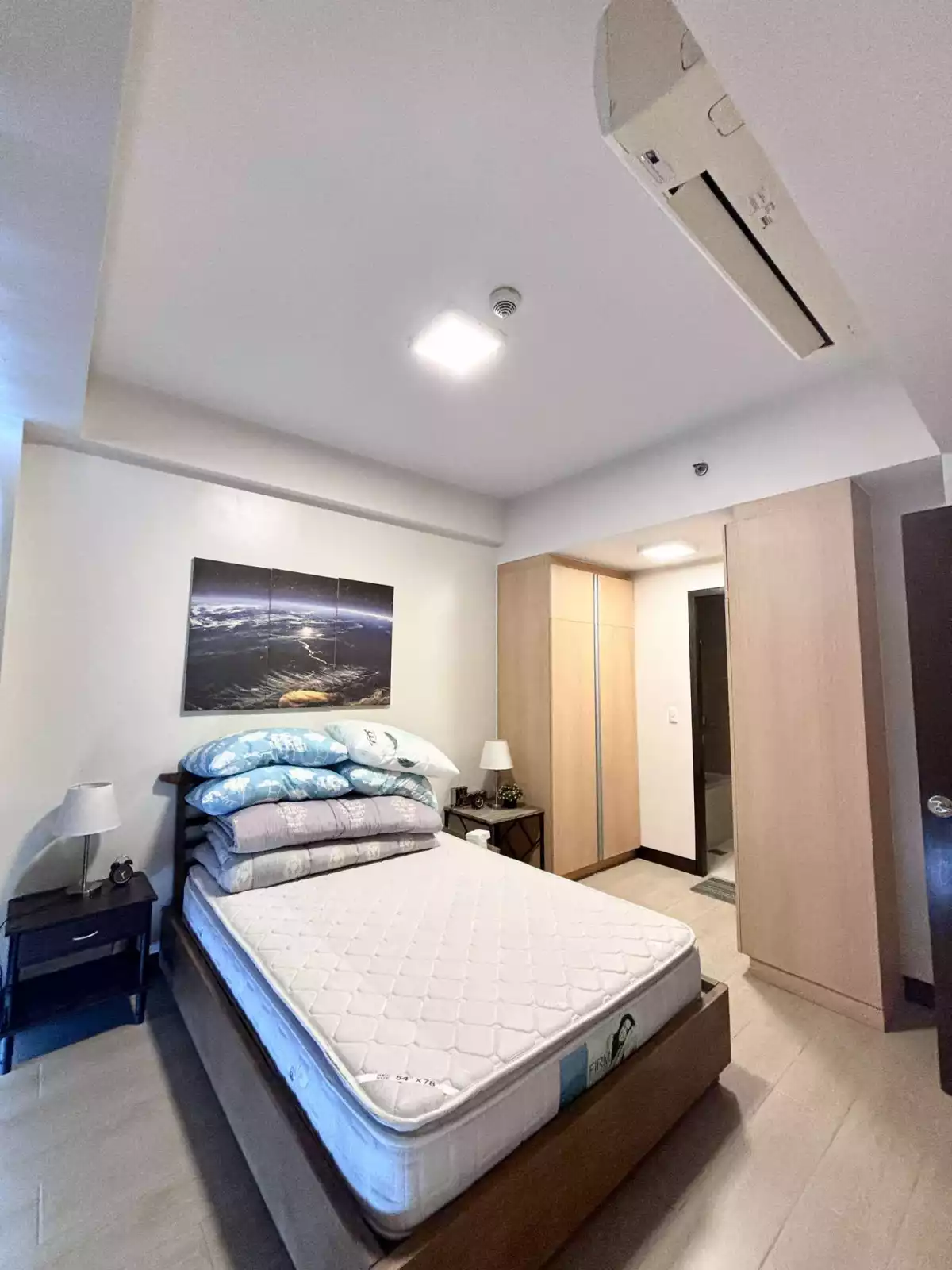 FURNISHED CORNER 2BR, 3 BATHROOMS with Balcony for SALE — 2 Bedrooms in Newtown Boulevard, Lapu-Lapu City, Cebu — Photo 6