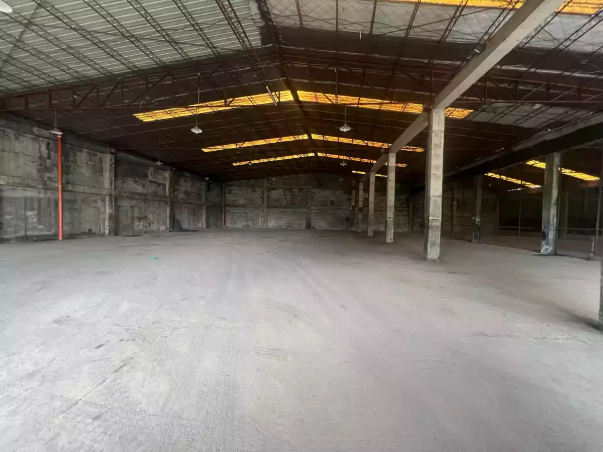 Warehouse for lease