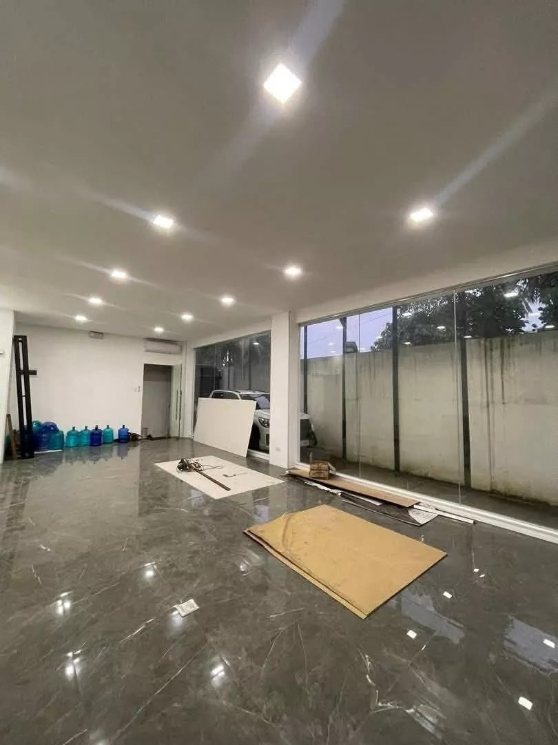 Commercial space for rent