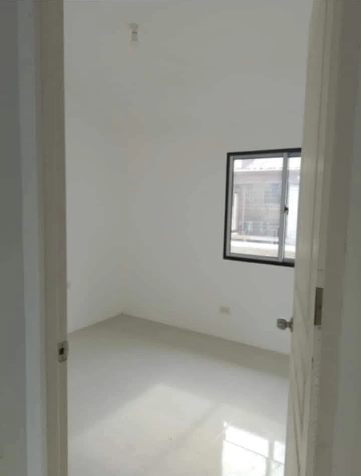 House and Lot for at Grandvale 3 — Townhouse in San Felipe, Camarines Sur, Philippines — Photo 3