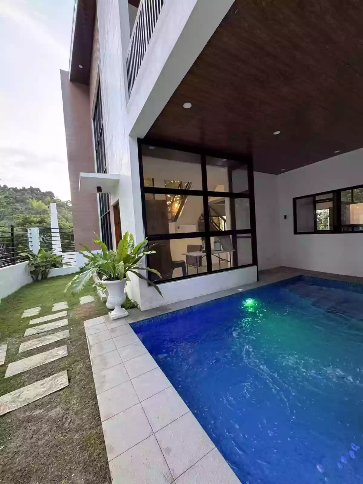 FOR SALE! BRAND NEW HOUSE AND LOT WITH SWIMMING POOL (RFO) — House and Lot in Cebu City, Cebu, Philippines — Photo 7