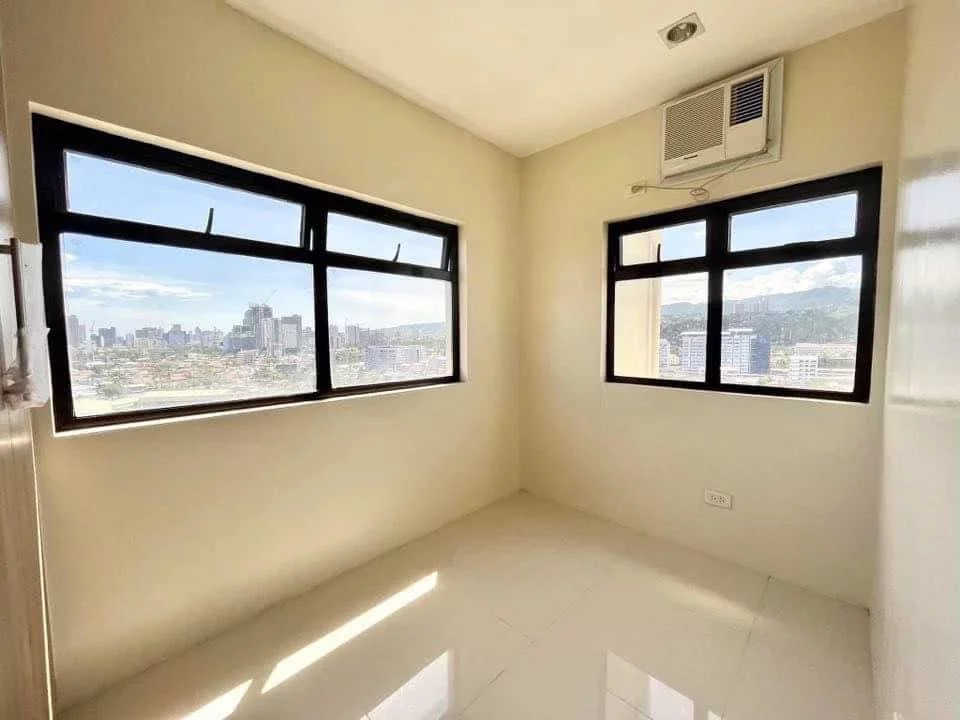 For Assume 1BR Semi Furnished in Midpoint Residences — 1 Bedroom in Banilad, Mandaue City — Photo 2