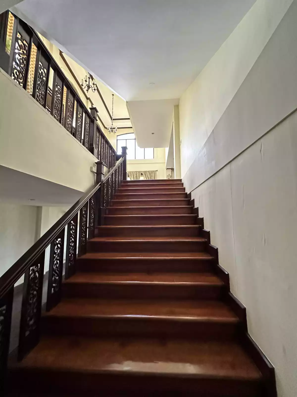 Open photo 17 of 21 — 6 BEDROOM MANSION WITH A MILLION DOLLAR VIEW IN VISTA GRANDE