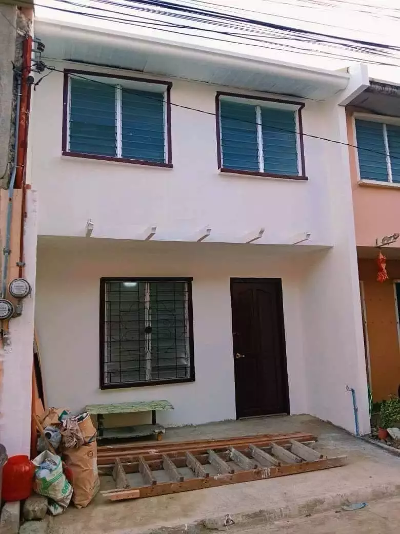 FOR SALE HOUSE AND LOT IN DECAHOMES JAGOBIAO MANDAUE CITY — House and Lot in Cebu, Philippines — Photo 5