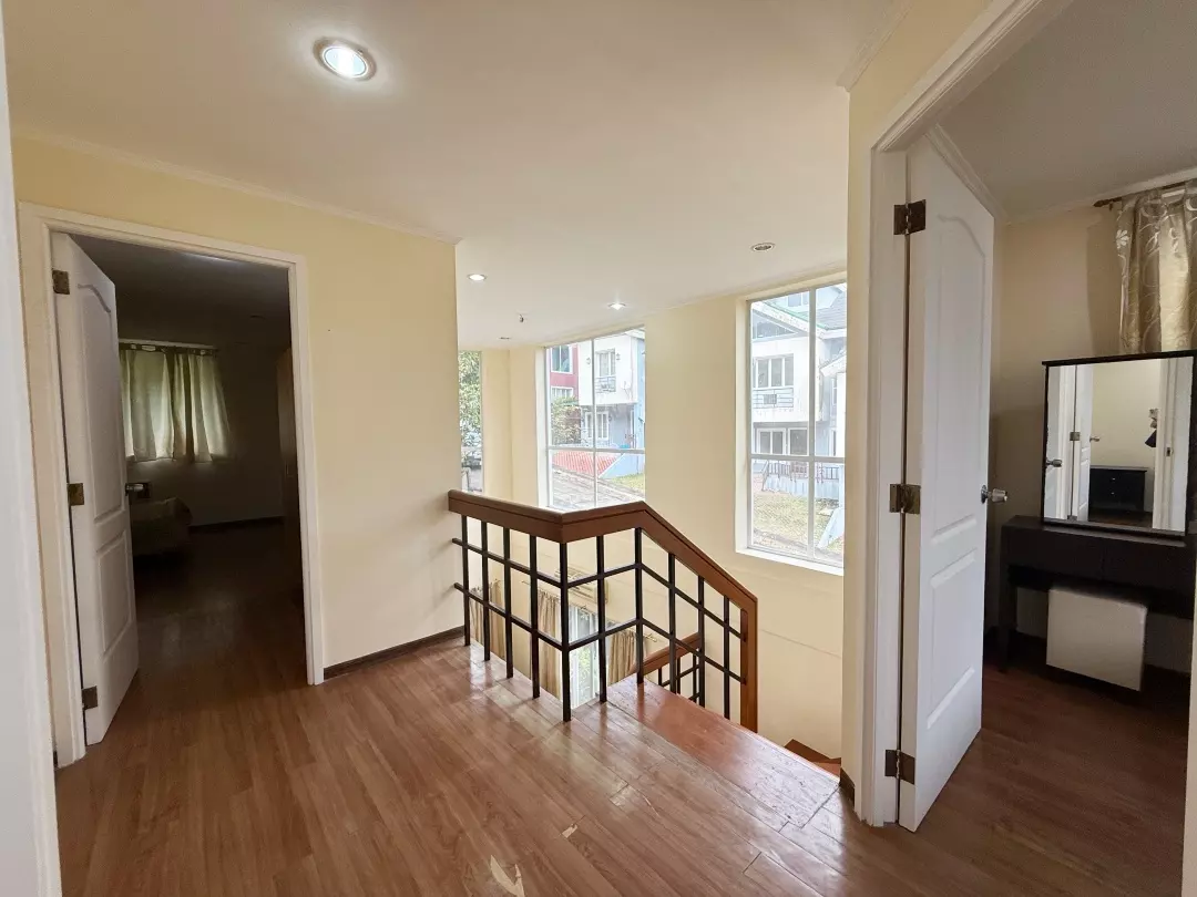 Stunning 3-Bedroom Townhouse for Sale at The Courtyard, Canyonwoods — Townhouse in Lemery, Batangas, Philippines — Photo 5