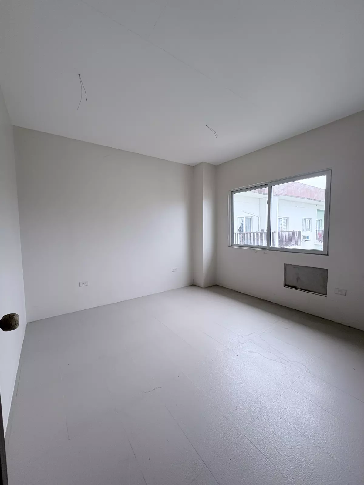 NEW 2 BEDROOM CONDOMINIUM FOR SALE — 2 Bedrooms in Rahmann Street, Cebu City, Philippines — Photo 2