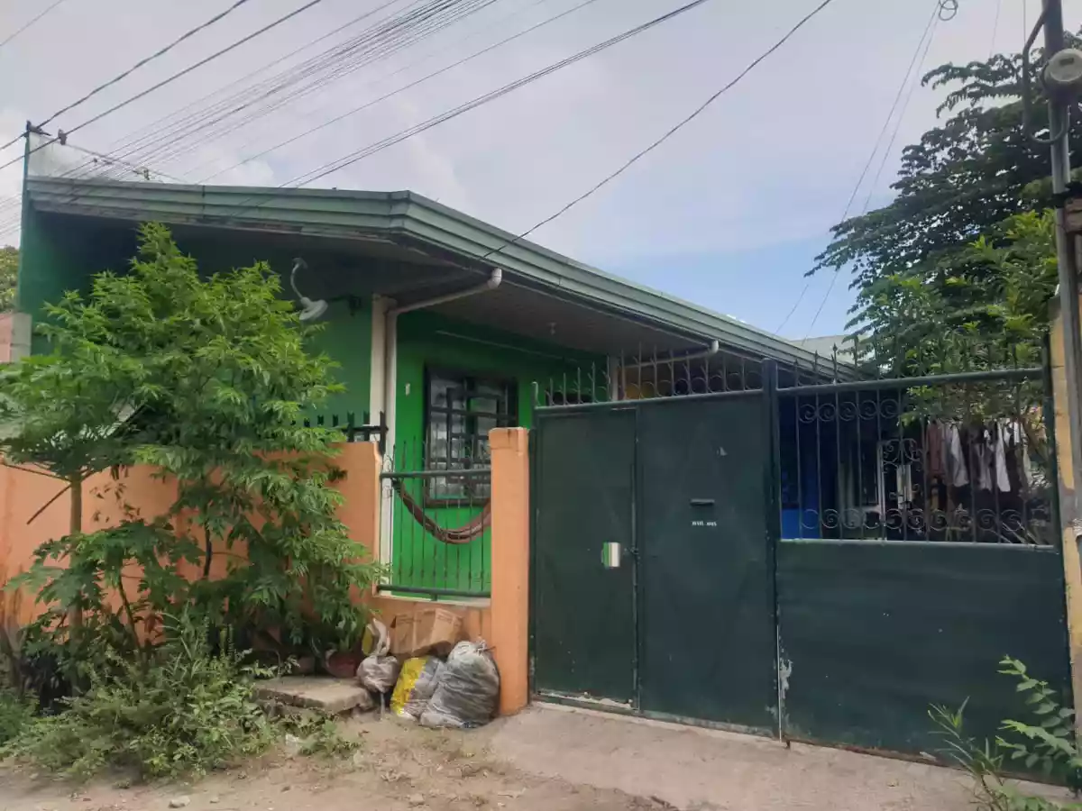 5 doors apartment for sale in General Santos City — Apartment in Jose Rizal St, General Santos City, South Cotabato — Photo 2