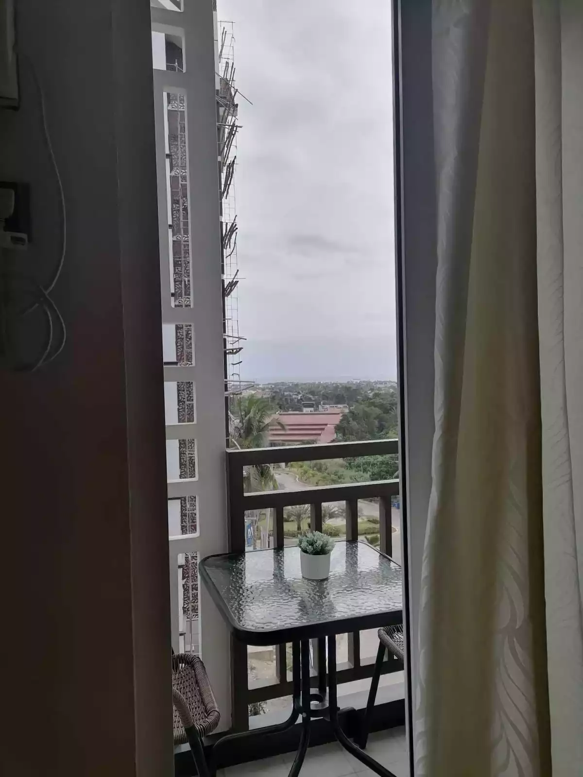 SACRIFICE SALE STUDIO WITH BALCONY IN ANTARA RESIDENCES — Studio in Talisay City, Cebu, Lawaan I — Photo 2