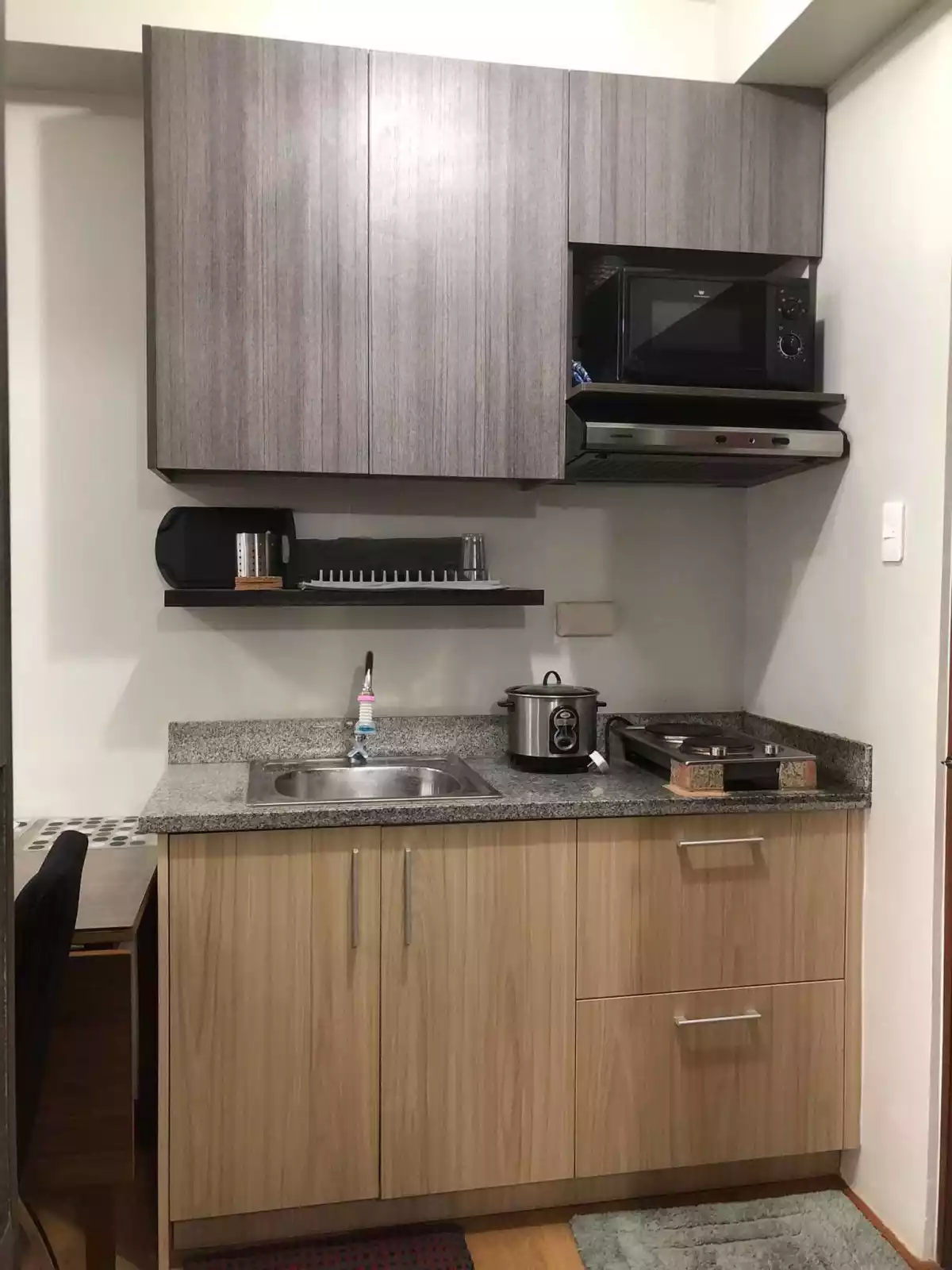 Sulit Sale Fully Furnished One Bedroom with Balcony — 1 Bedroom in Salinas Drive Extension, Cebu City, Philippines — Photo 3