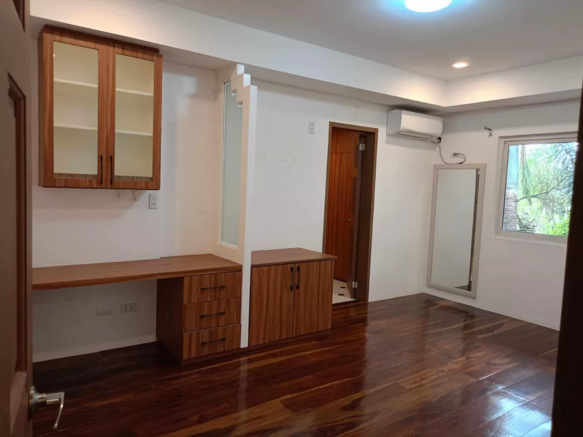 Open photo 12 of 21 — HOUSE FOR SALE – Loyola Grand Villas, Marikina City