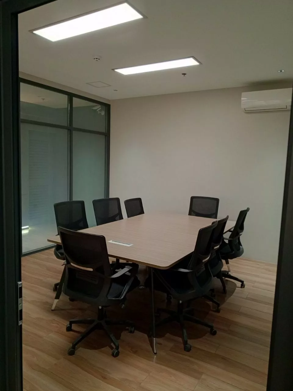 Biglite International Lighting Inc. Commercial Spaces For Rent — Space in EDSA, Makati, Metro Manila — Photo 3