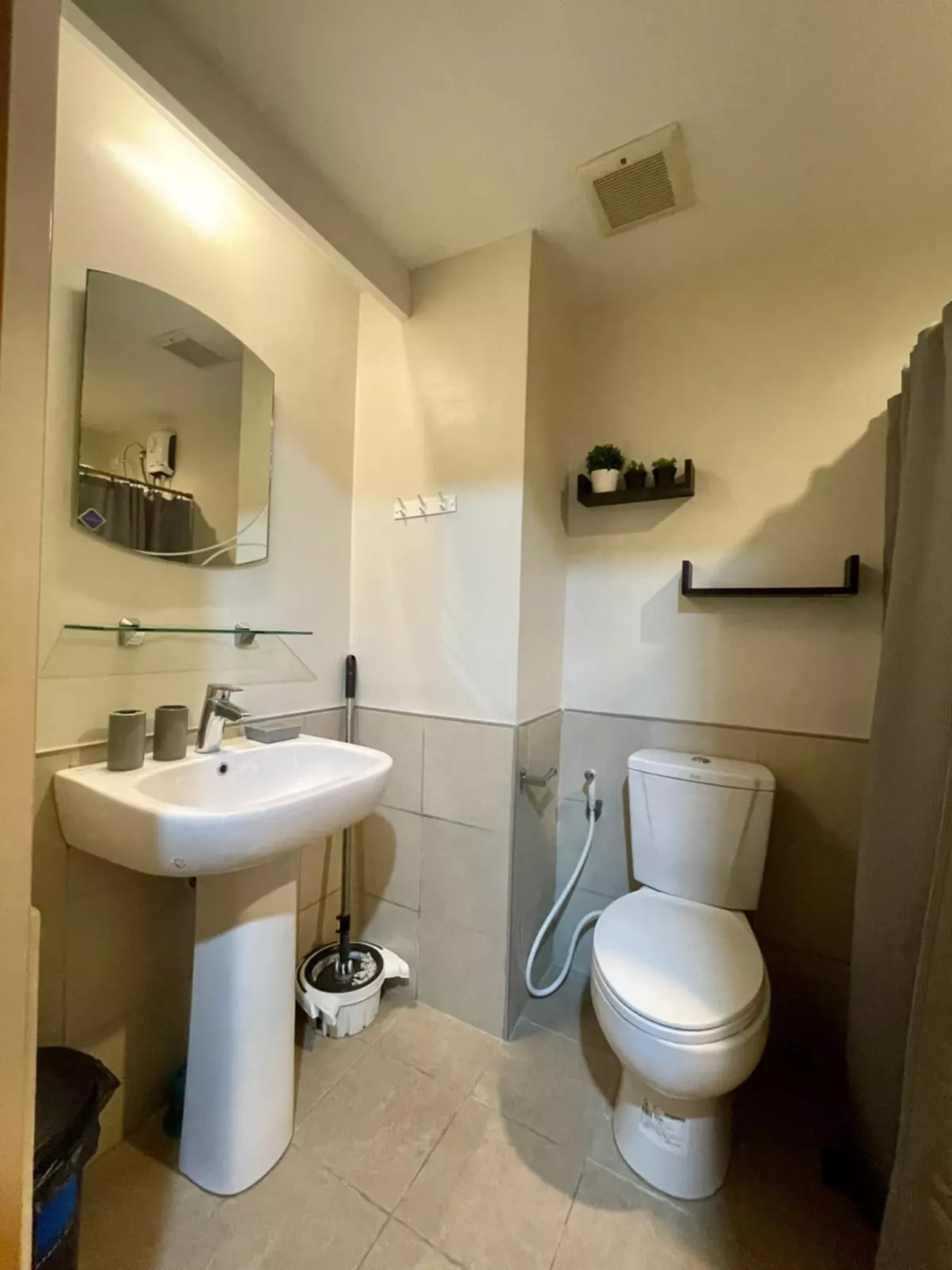 Rush Sale Income Generating Studio Unit in Persimmon Studios in Cebu City — Studio in H. Joaquino Street, Cebu City, Central Visayas — Photo 7