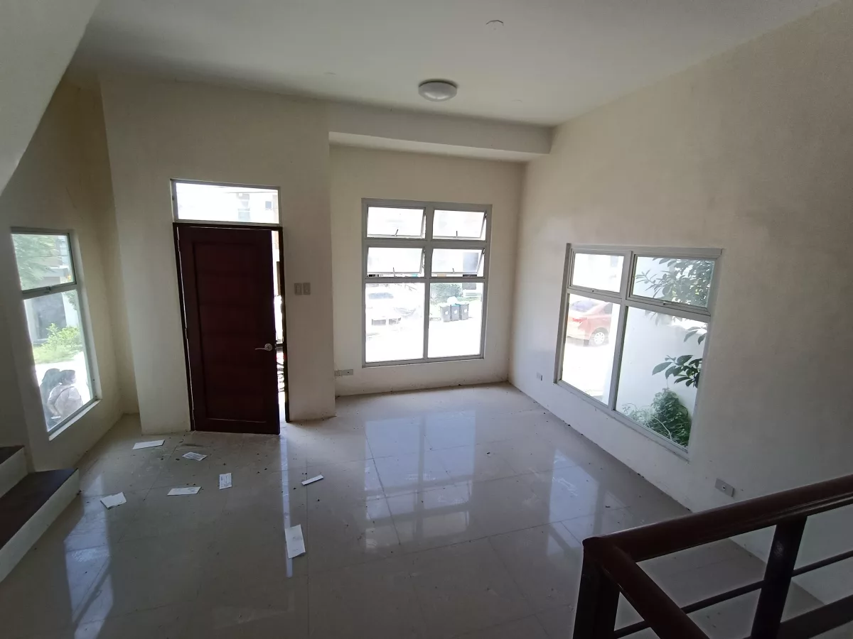 Open photo 14 of 18 — RENT TO OWN Elegant 2-Storey House and Lot in Velmiro Heights, Minglanilla, Cebu!