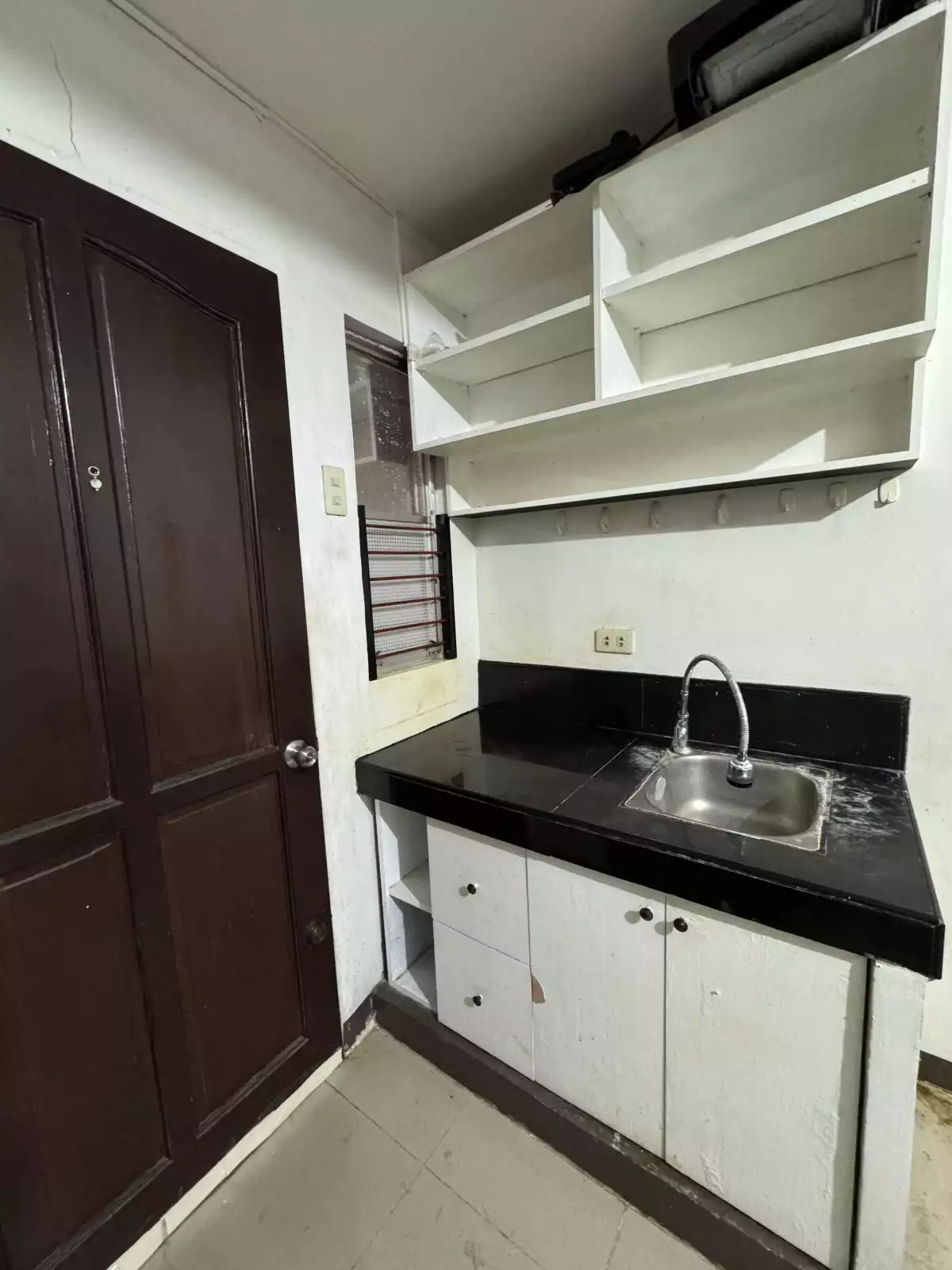 For Assume Studio unit with Balcony — Studio in Mandaue City, Cebu, Philippines — Photo 4