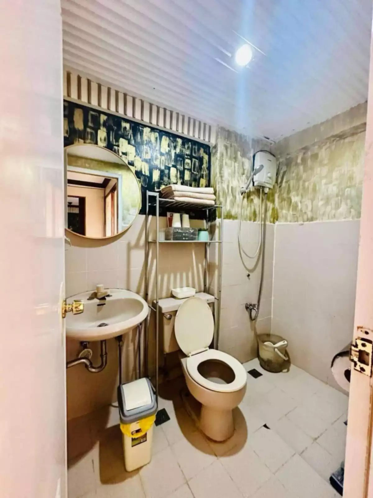 CONDO FOR SALE AT MACTAN OISES GARDENS — 2 Bedrooms in Cebu — Photo 3
