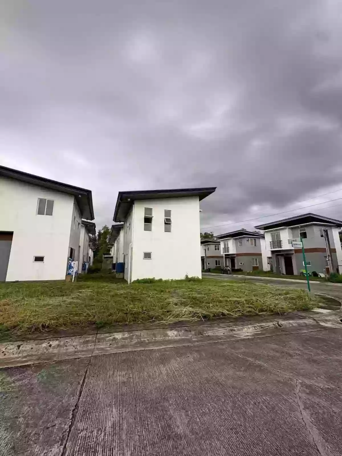 For assume — House and Lot in Burgos Avenue, Bacolod, Negros Occidental — Photo 4