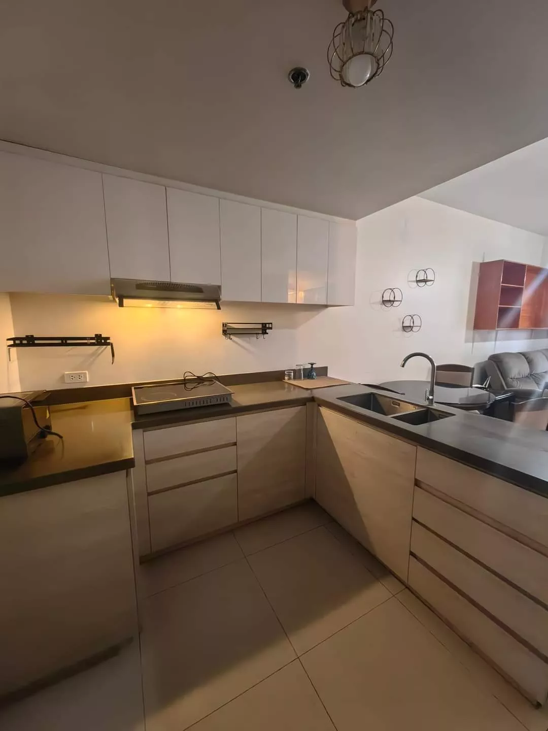 Mandani Bay Suites 2bedroom plus Maids room for Sale — 2 Bedrooms in F.E. Zuellig Avenue, Mandaue City, Philippines — Photo 3